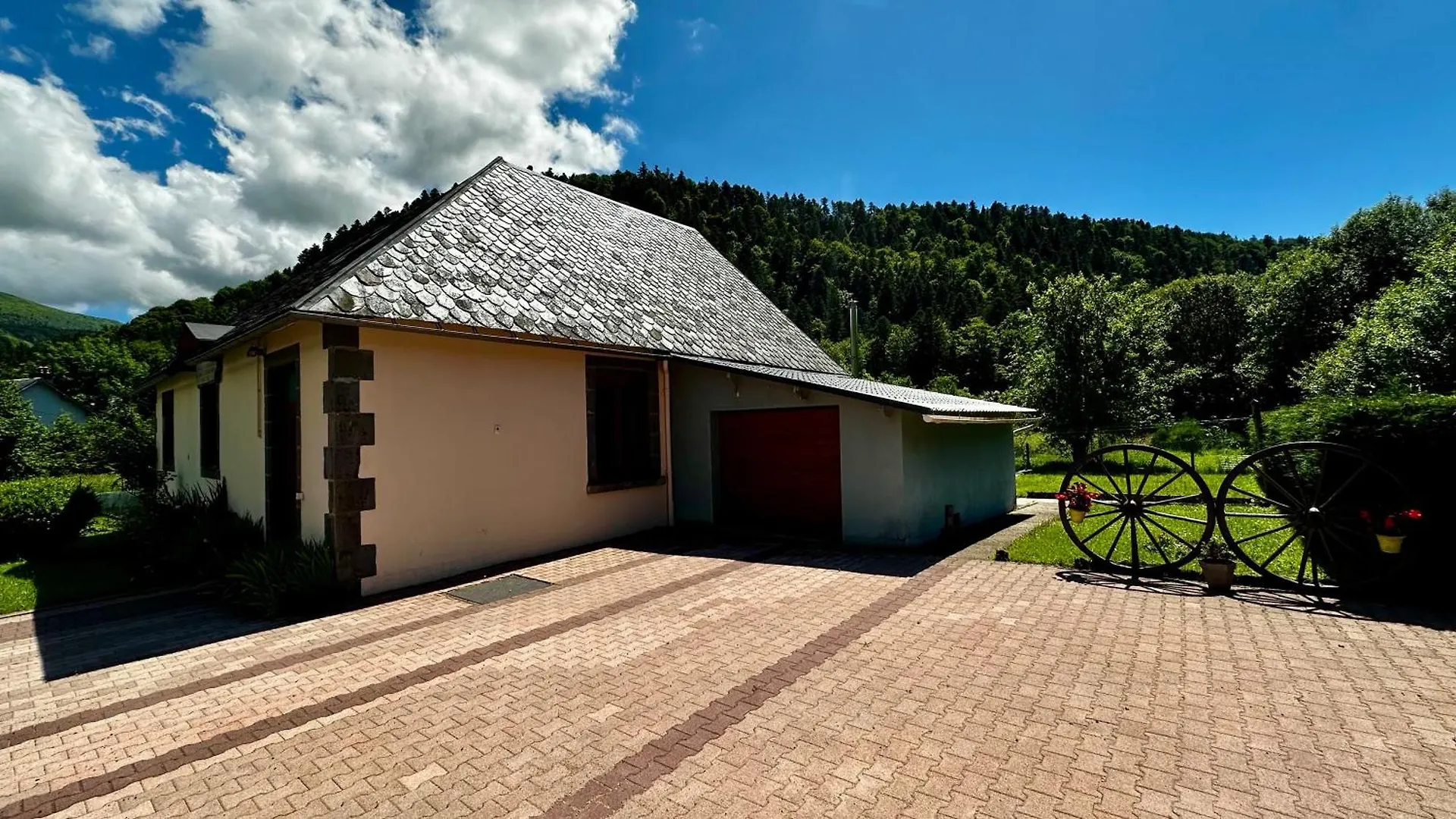 Holiday home L'Ecole Du Hameau 9Pers Le Mont Dore